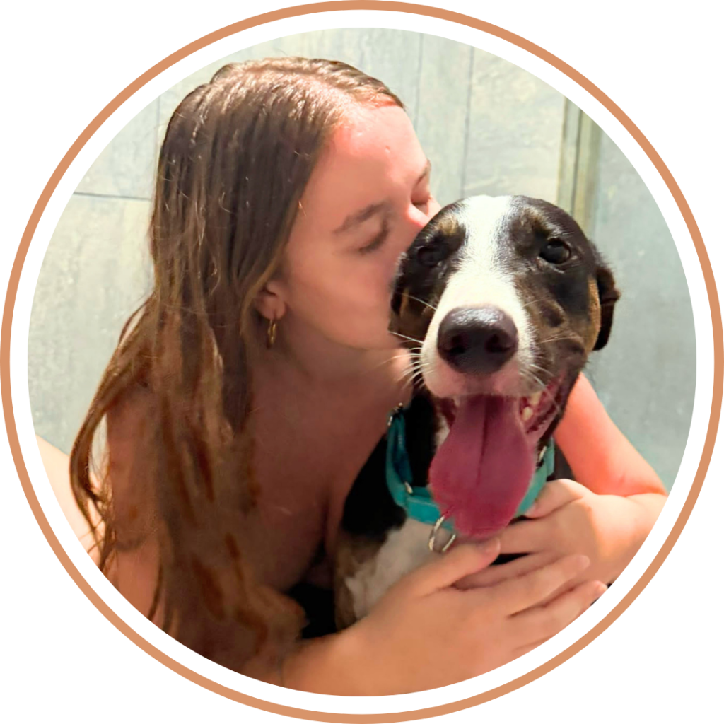 Voluntario Z con perro refugio Pindo